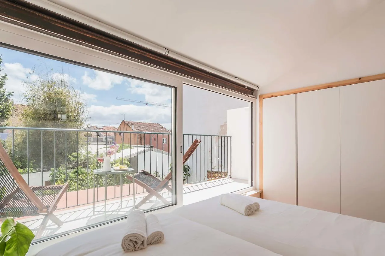 Apartamento Com Varanda, Muito Central, Ttl333 Лиссабон